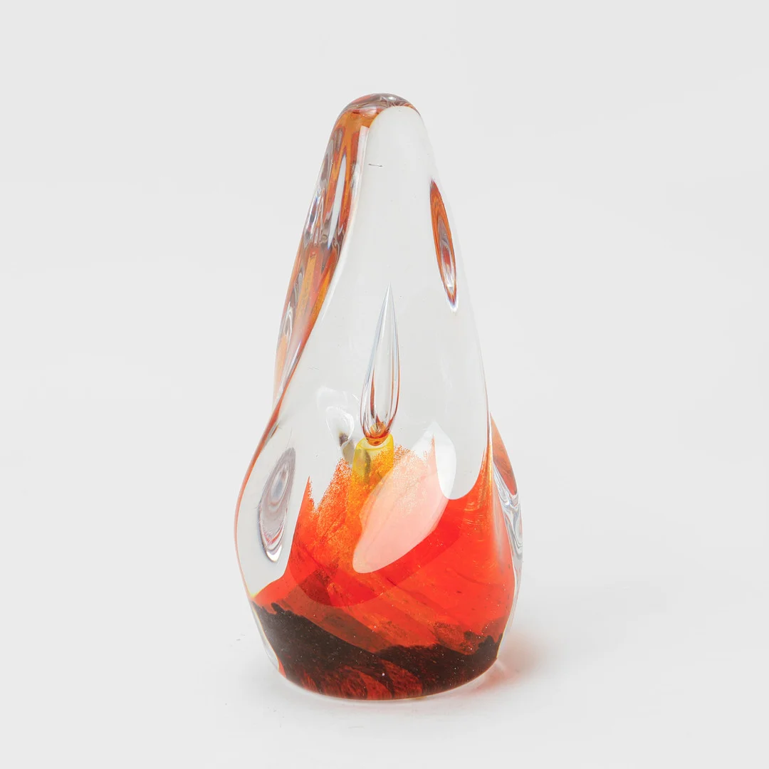 MONICA BACKSTRÖM. Skulptur, glas, "Eld" ur serien "Fyra elementen", limited edition 393/533. — Art glass — Göteborgs Auktionsverk