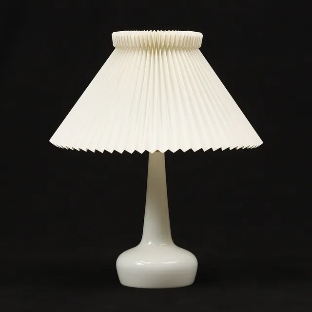 ESBEN KLINT. Bordslampa, modell 311, Le Klint, Danmark.