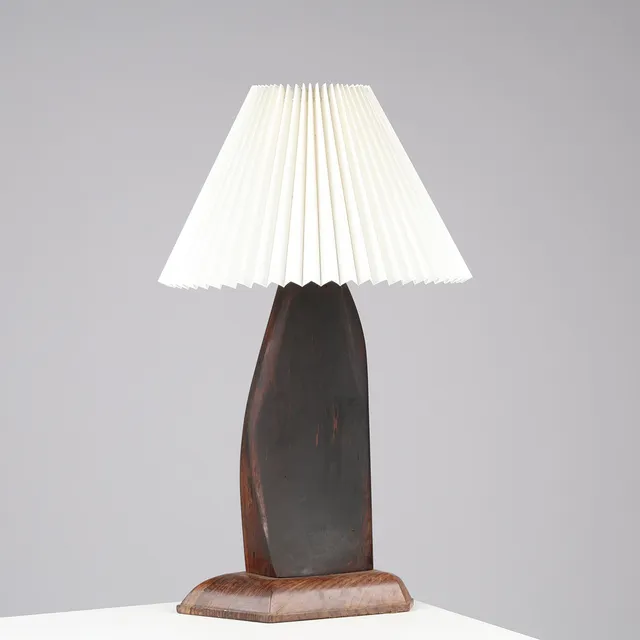 Skulpturel bordlampe af palisander, Danmark, 1960'erne.