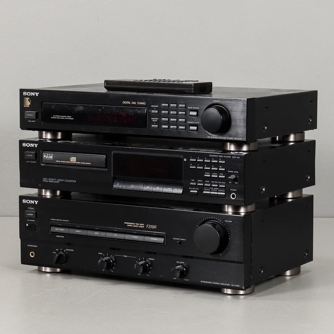 SONY Stereodelar 3 stycken, Förstärkare, Cd-spelare & radiodel, 1990-tal. — Audio, Vinyl & Hi-Fi — Karlstad Hammarö Auktionsverk