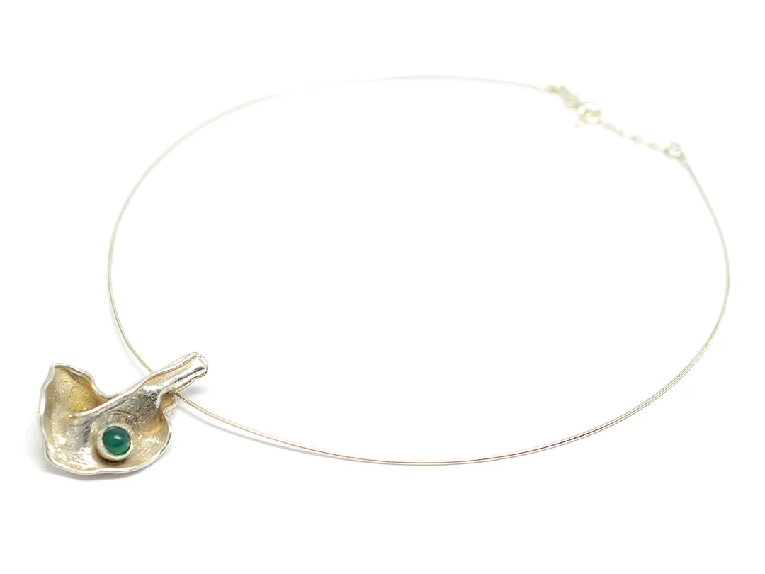 COLLIER, silver, grön kalcedon, reglerbar längd ca 40-42 cm, vikt 14,5 g. — Smycken/Collier — Kaplans