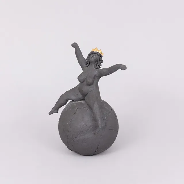 YVONNE LARSSON. Skulptur, lergods, signerad.