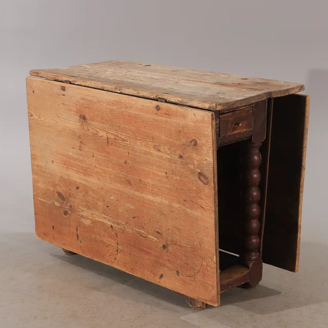 SLAGBORD MED LÅDA, furu, 1700/1800-tal.