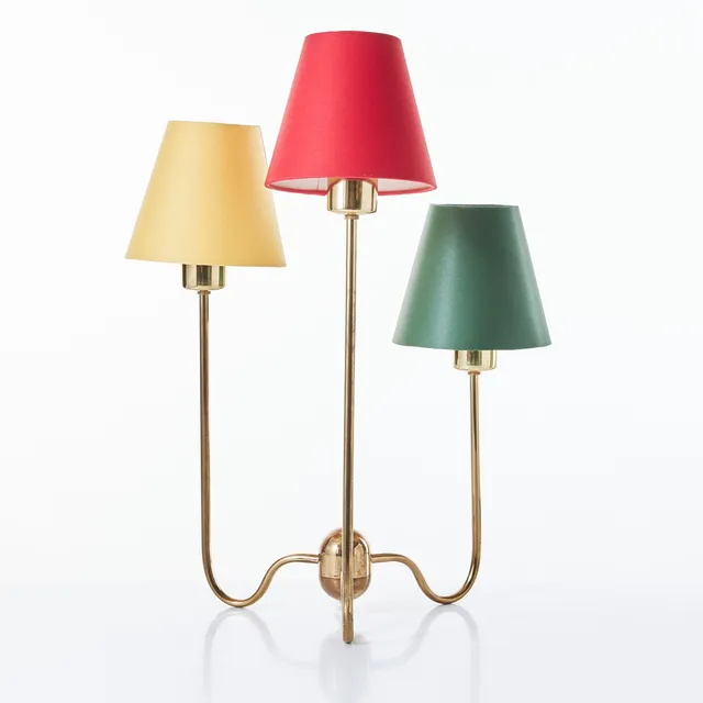 JOSEF FRANK. Bordslampa, Firma Svenskt Tenn, modell 2468, mässing, tre armar, märkt.