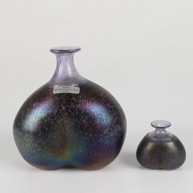 BERTIL VALLIEN. Vaser, 2 stycken, "Volcano", glas, Boda Artist Collection, 1981.