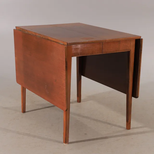 MATBORD, mahogny/bok, 1900-talets mitt.