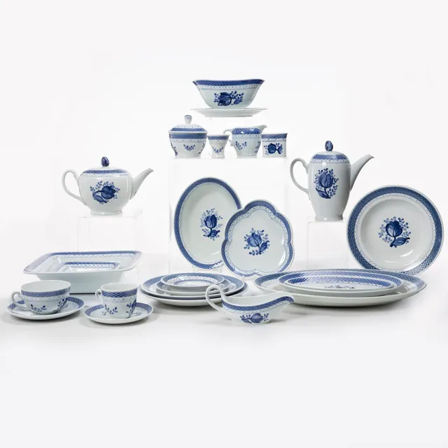 Royal Copenhagen, matservis, 94 delar delar, lergods, "Tranquebar", Aluminia, Danmark.
