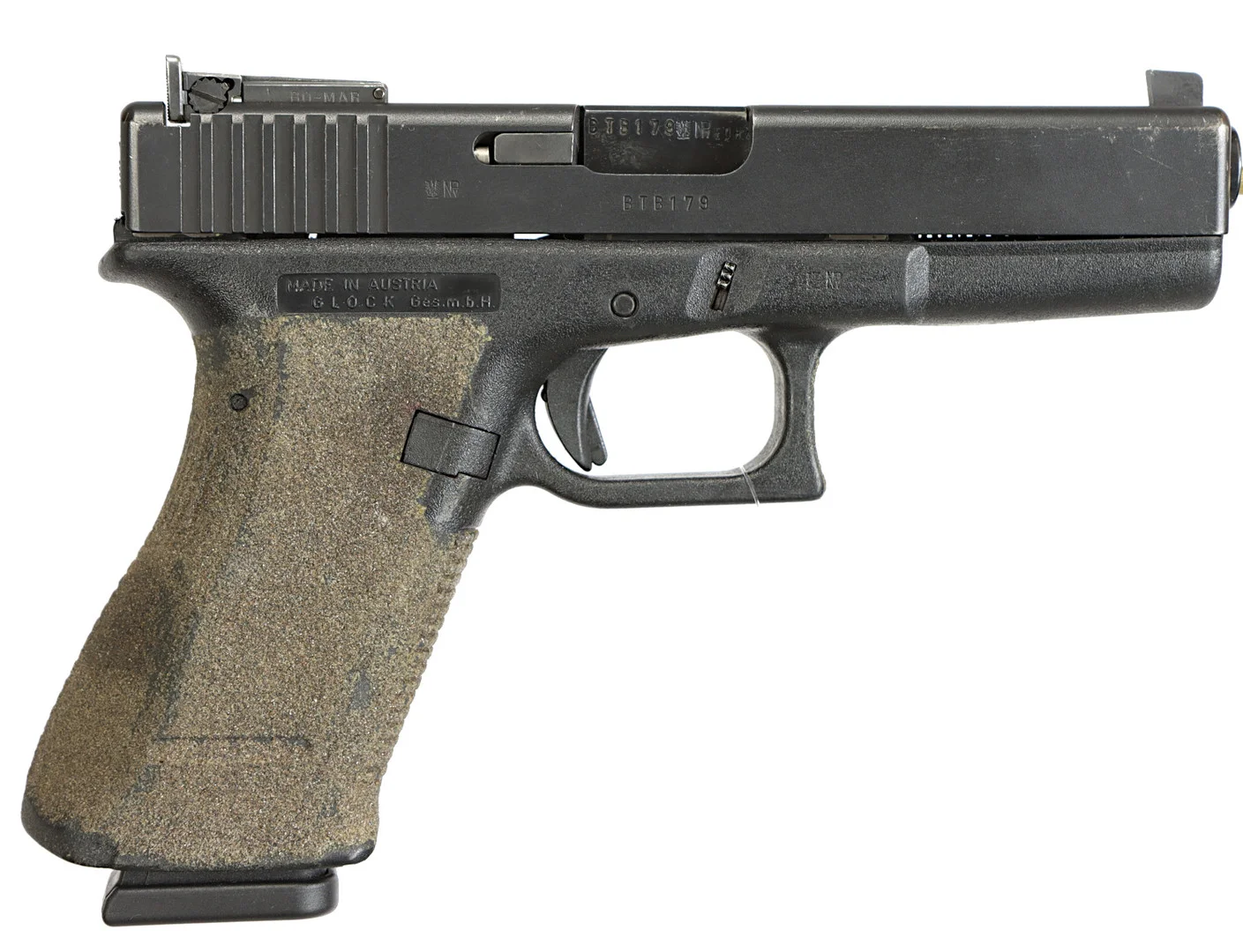PISTOL, Halvautomatisk, fabrikat Glock, modell 17, kaliber 9x19, tillv.nr BTB179, se-nr SE0276610. — Pistols — Walter Borg