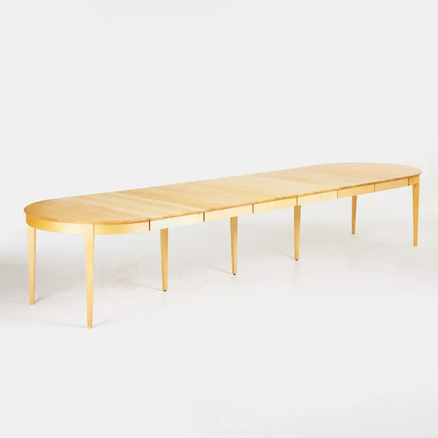 NIRVAN RICHTER. Matbord, runt, björk, iläggsskivor, brickmärkt Norrgavel.