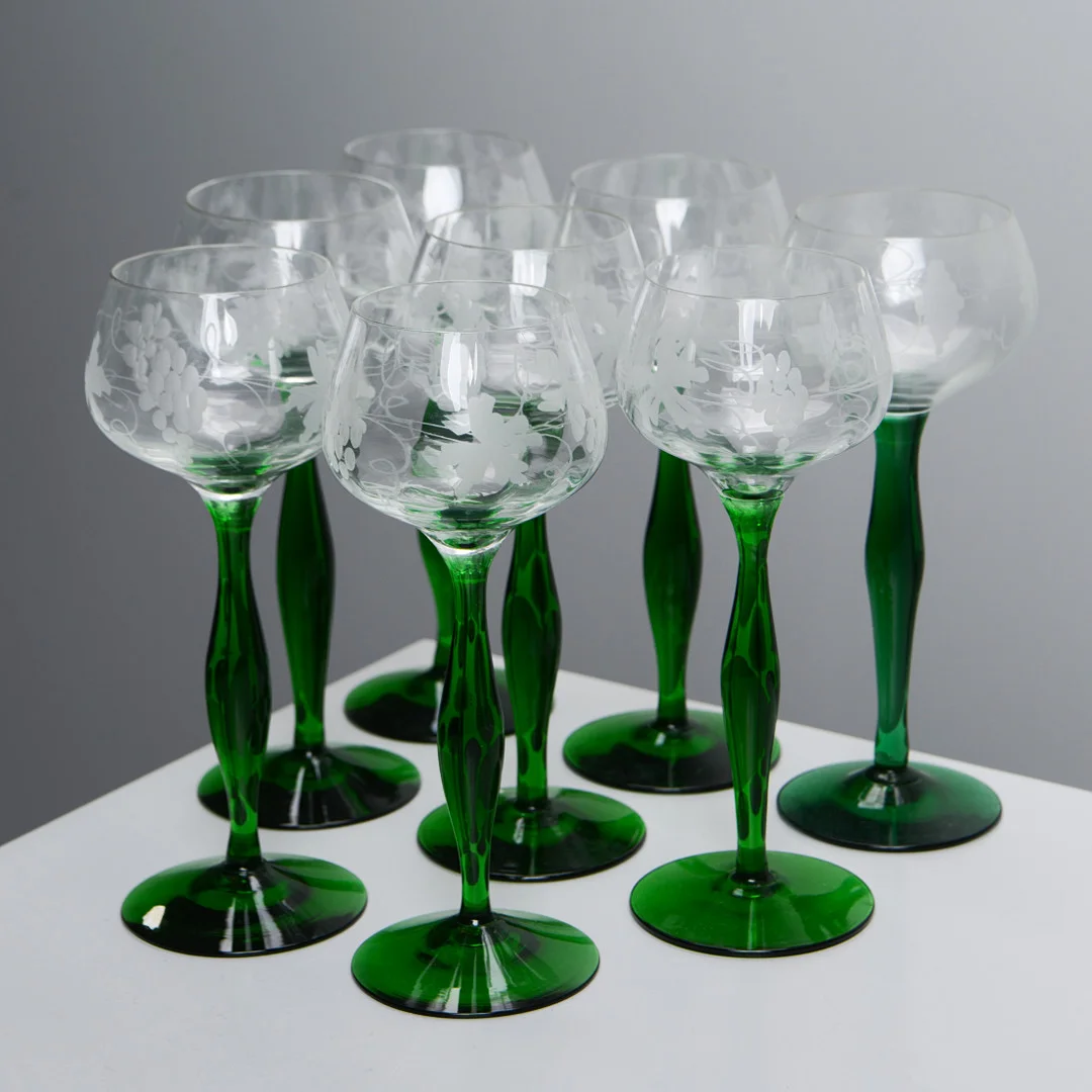 VINGLAS, 8 st, etsad dekor, 1900-tal. — Utility glass — Formstad Auktioner