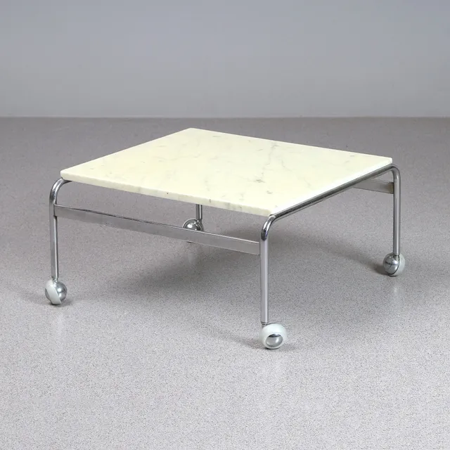BRUNO MATHSSON. SOFFBORD. Förkromad metallstomme med skiva i marmor. "Karin", Dux, 1980-tal.