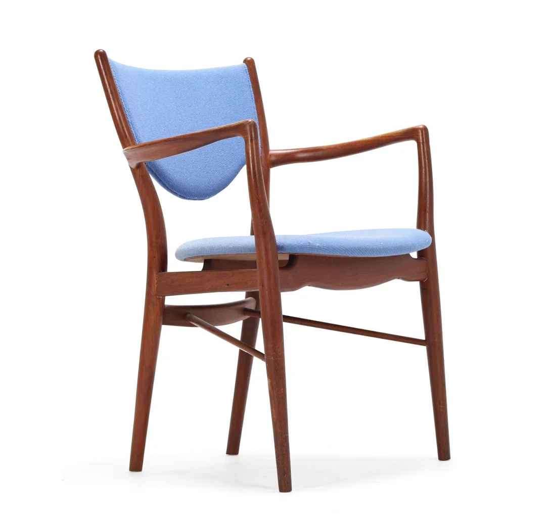 Finn Juhl (1912-1989) for Bovirke: BO72 teak armchair — Furniture/Chairs — Lauritz