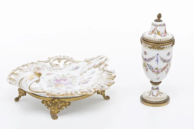 French Louis XVI style centrepiece and vase in porcelain with bronze mounts, 19th Century.