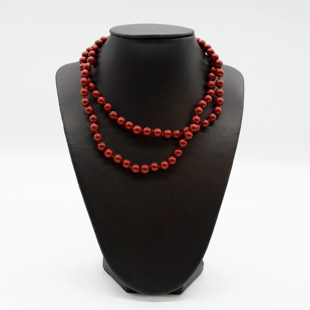 COLLIER AUS JASPIS PERLEN. EINZELN GEKNÜPFT. ENDLOSKETTE, VINTAGE. — Necklace — Kunst- und Auktionshaus Kleinhenz