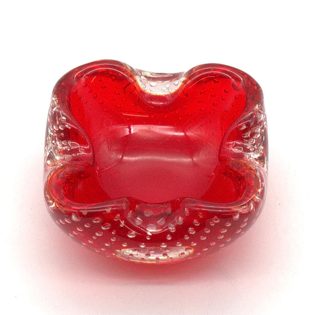 ARCHIMEDE SEGUSO. MURANO-GLASSCHALE, ROT-TRANSPARENT MIT LUFTEINSCHLÜSSEN., ITALIEN, UM 1950. — Art glass — Kunst- und Auktionshaus Kleinhenz