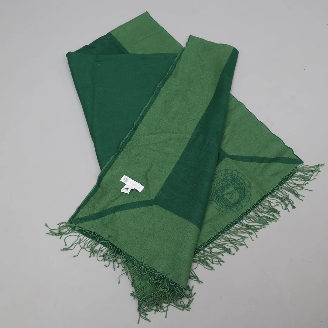 PLÄD, lammull, Firma Svensk Tenn ca 132x198 cm. — Textiles — Södermanlands Auktionsverk