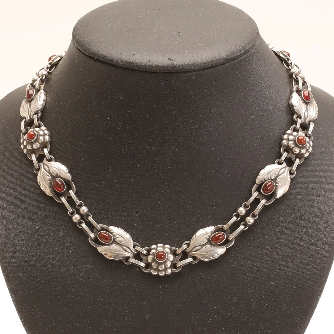 BENT GABRIELSEN. Collier, "Modell 1", sterlingsilver, Georg Jensen, Danmark. — Necklace — RA Auktionsverket Norrköping