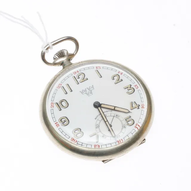 FICKUR, vitmetall, 1900-talets första hälft.