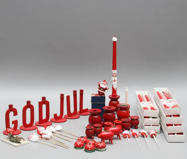 SAMLING LJUSSTAKAR samt LJUS, klotljusstakar, svampar, "God Jul", ljus dekorerade med tomtar.