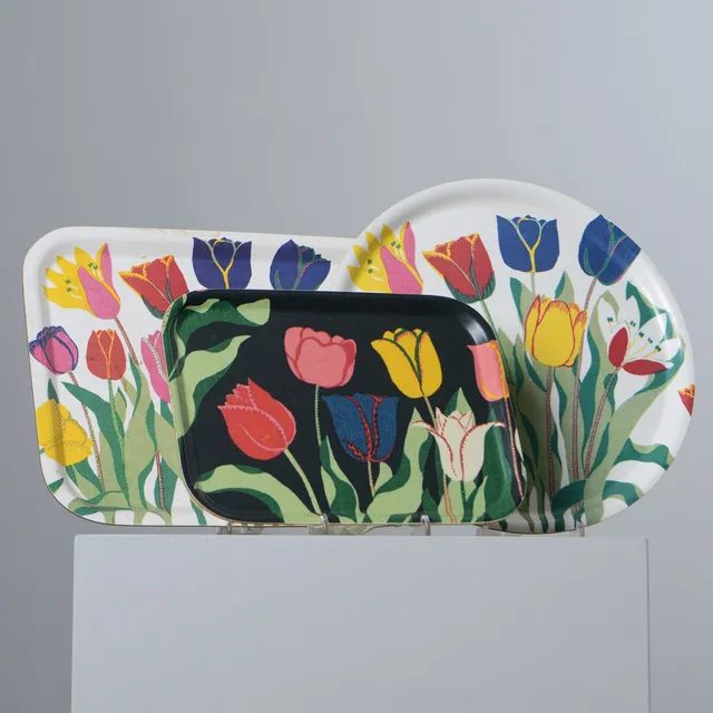 JOSEF FRANK. Brickor, 3 st, "Tulpaner", Firma Svenskt Tenn.