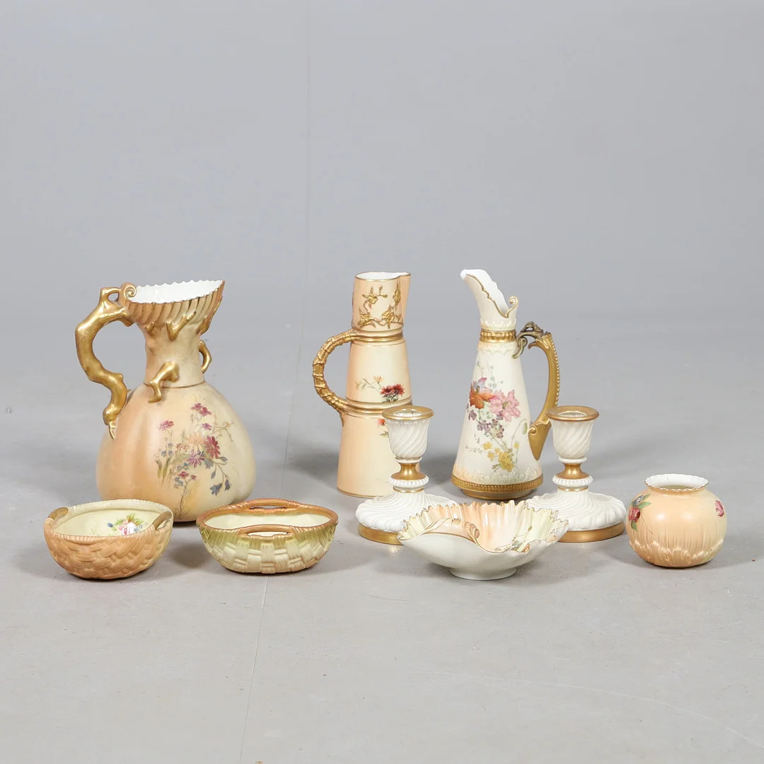 COLLECTION OF ROYAL WORCESTER BLUSH IVORY. — European — Lawrences Auctioneers