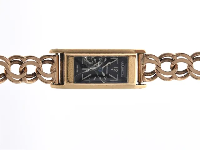 Roamer 18K, damur, skadad glas, går ej, med bismarcklänk i 18K Bruttovikt 28,9g