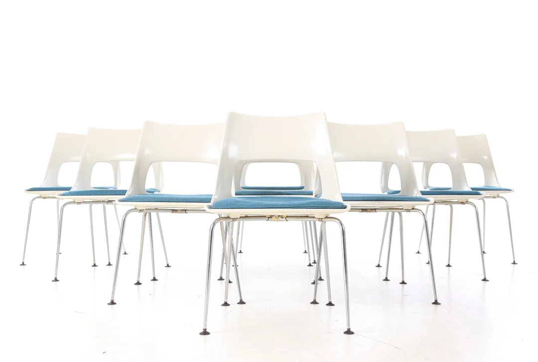 Kay Kørbing. Set of fiberglass dining chairs (9) — Furniture/Chairs — Lauritz