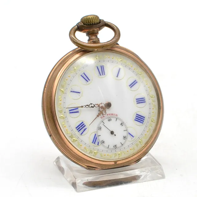 "LA PERLE", ANTIKE TASCHENUHR, VERGOLDETES GEHÄUSE, ZIFFERBLATT MIT GOLDMALEREI, BLUMEN- UND EFEUMOTIV, UM 1900.