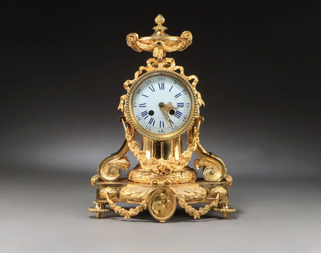 Fransk Napoleon III kaminur af forgyldt bronze, 1800-tallets anden halvdel — Watches and clocks/Table clocks, mantle clocks — Lauritz