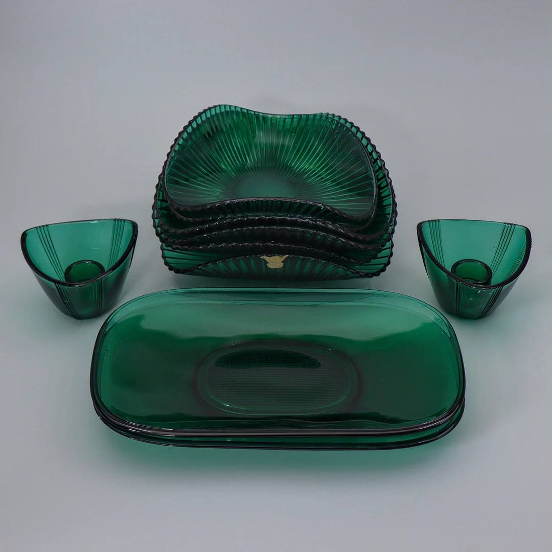 ARTHUR PERCY. SERVIS GULLASKRUF "REFFLA", GLAS, 1900-TALETS MITT. — Art glass — Auktionskammaren Sydost Kalmar