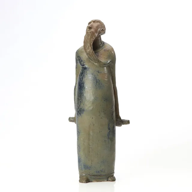 ÅKE HOLM. KERAMIKSKULPTUR. Glaserat stengods. "Aron med staven". Ca 1950-tal. Signerad.