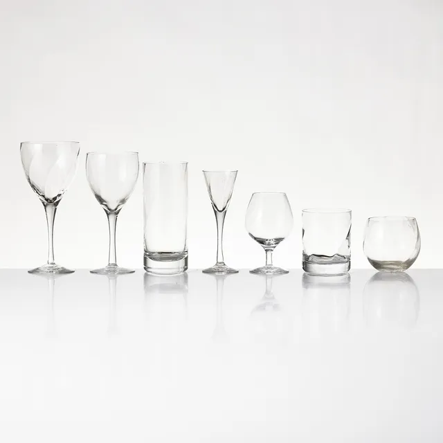 BERTIL VALLIEN. "Chateau", glasservis, 74 dlr, Kosta Boda, formgivningsår 1981.