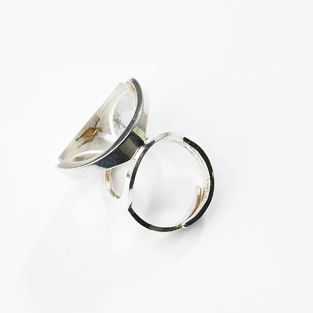 JORMA LAINE. Ring, silver och bergskristall, Åbo, Finland 1973.
