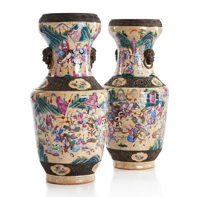 A LARGE PAIR OF CHINESE FAMILLE ROSE PORCELAIN NANKING 'WARRIOR' VASES.