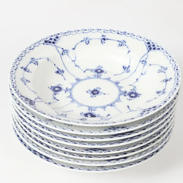 DJUPA TALLRIKAR, 8 stycken, "Musselmalet", porslin, Royal Copenhagen, Danmark.