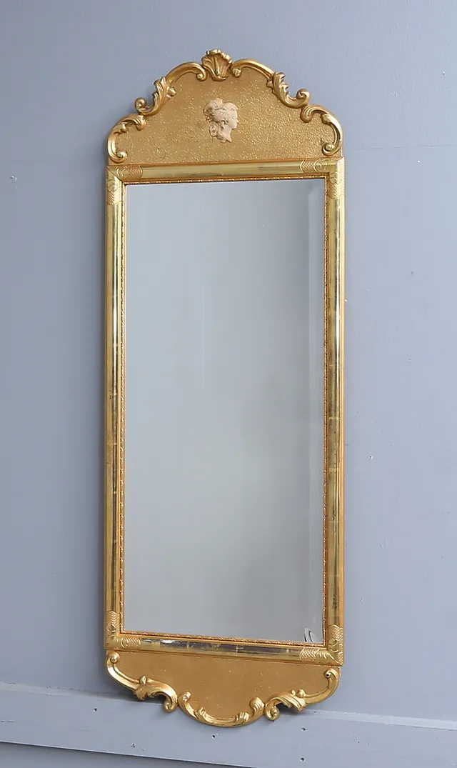 SPEGEL, rokokostil, med slipat kantglas, Eden-Spegel, Gustafs, omkring 1900-talets mitt.