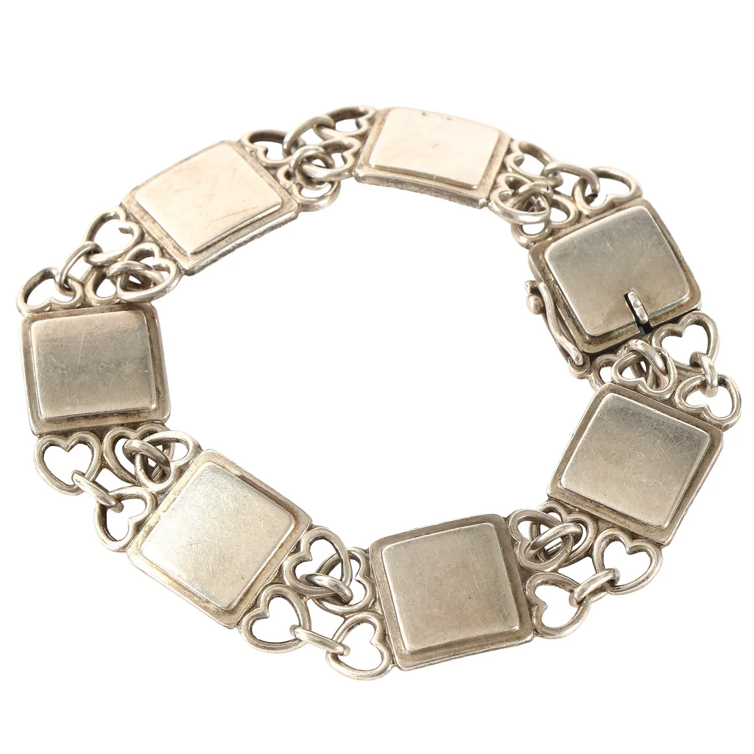 Arno Malinowski for Georg Jensen. Vintage 'Heart' bracelet in sterling silver, no 70. — Jewellery/Bracelets — Lauritz