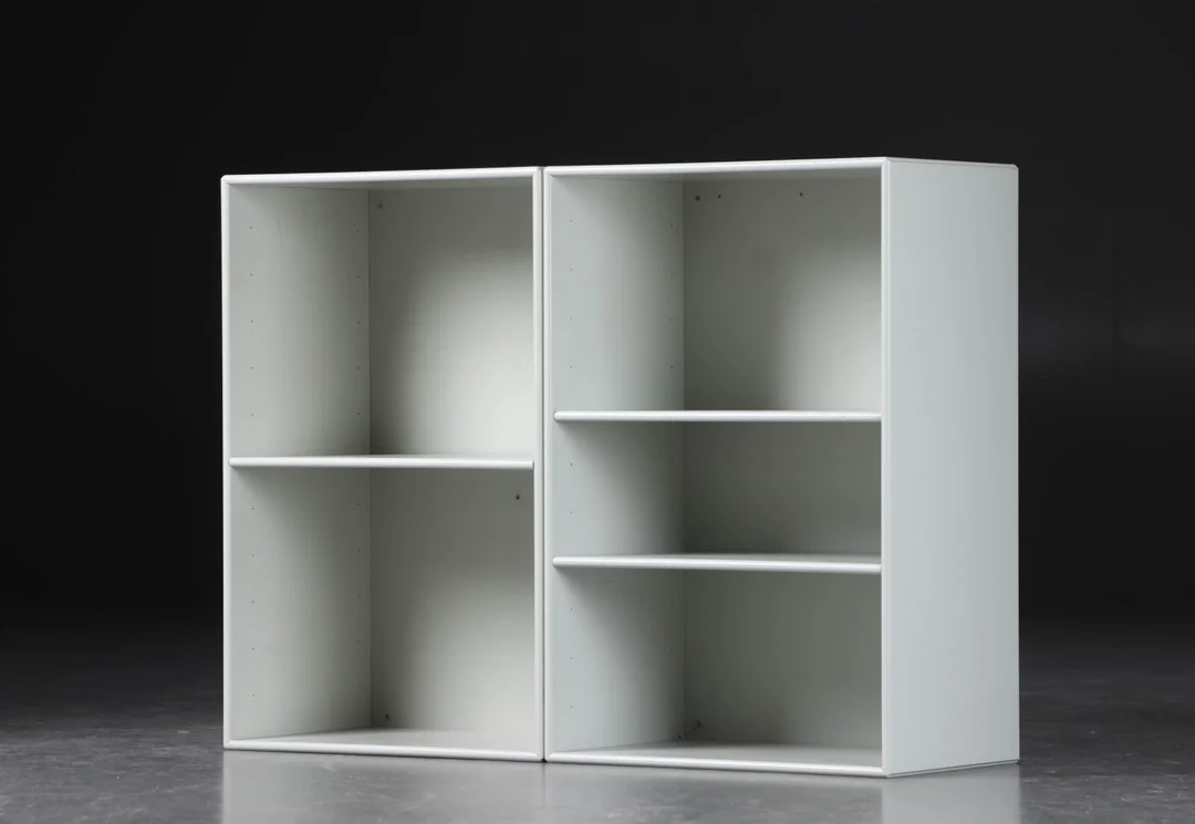 Peter J. Lassen. Par 'Montana' bogkasser / moduler (2) — Furniture/Shelving — Lauritz