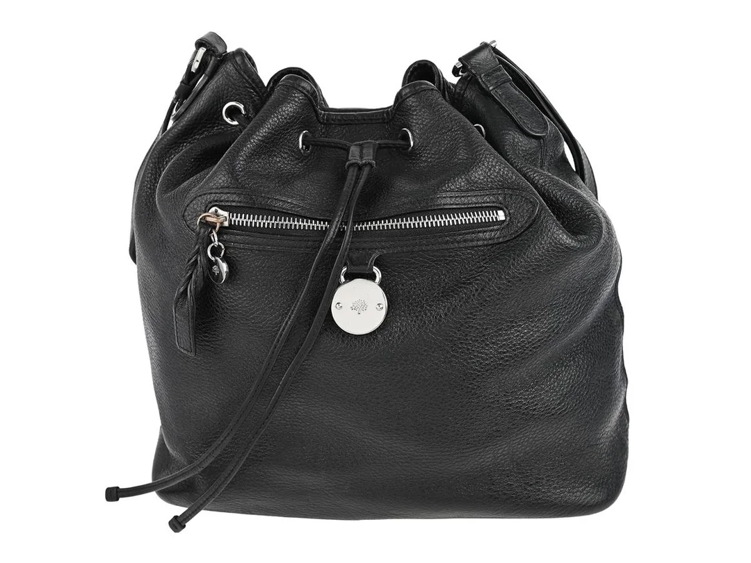 VÄSKA, MULBERRY, Somerset Drawstring Bucket Bag, svart läder, silverfärgade beslag, 28x29x14 cm, bruksslitage. — Accessoarer/Väskor — Kaplans