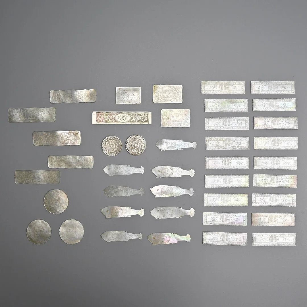 A QUANTITY OF CHINESE MOTHER OF PEARL COUNTERS, 19TH CENTURY. — Other — Ma San Auction