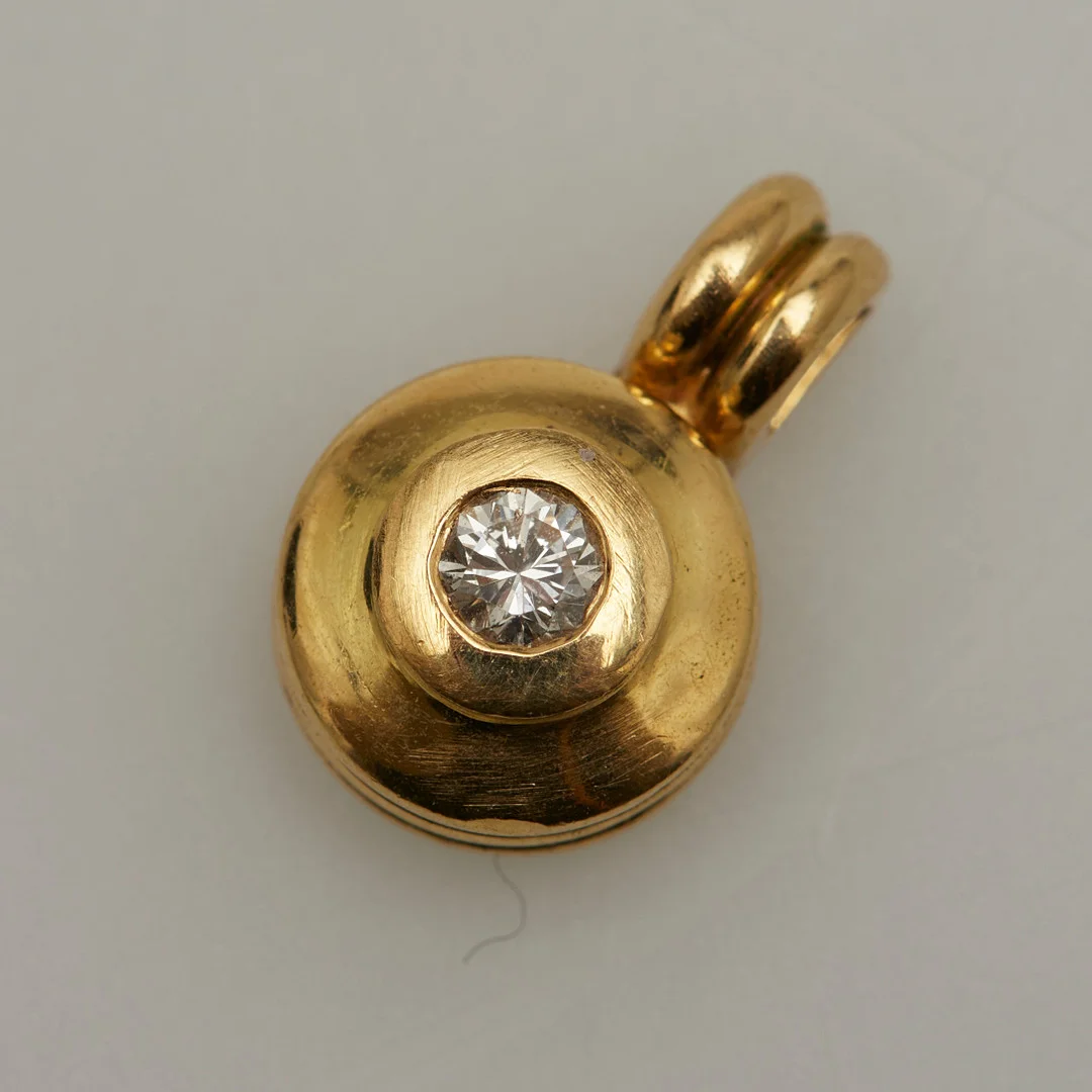 Anhänger, 750er Gelbgold, Brillant. — Brooches & Pendants — Stockholms Auktionsverk Köln