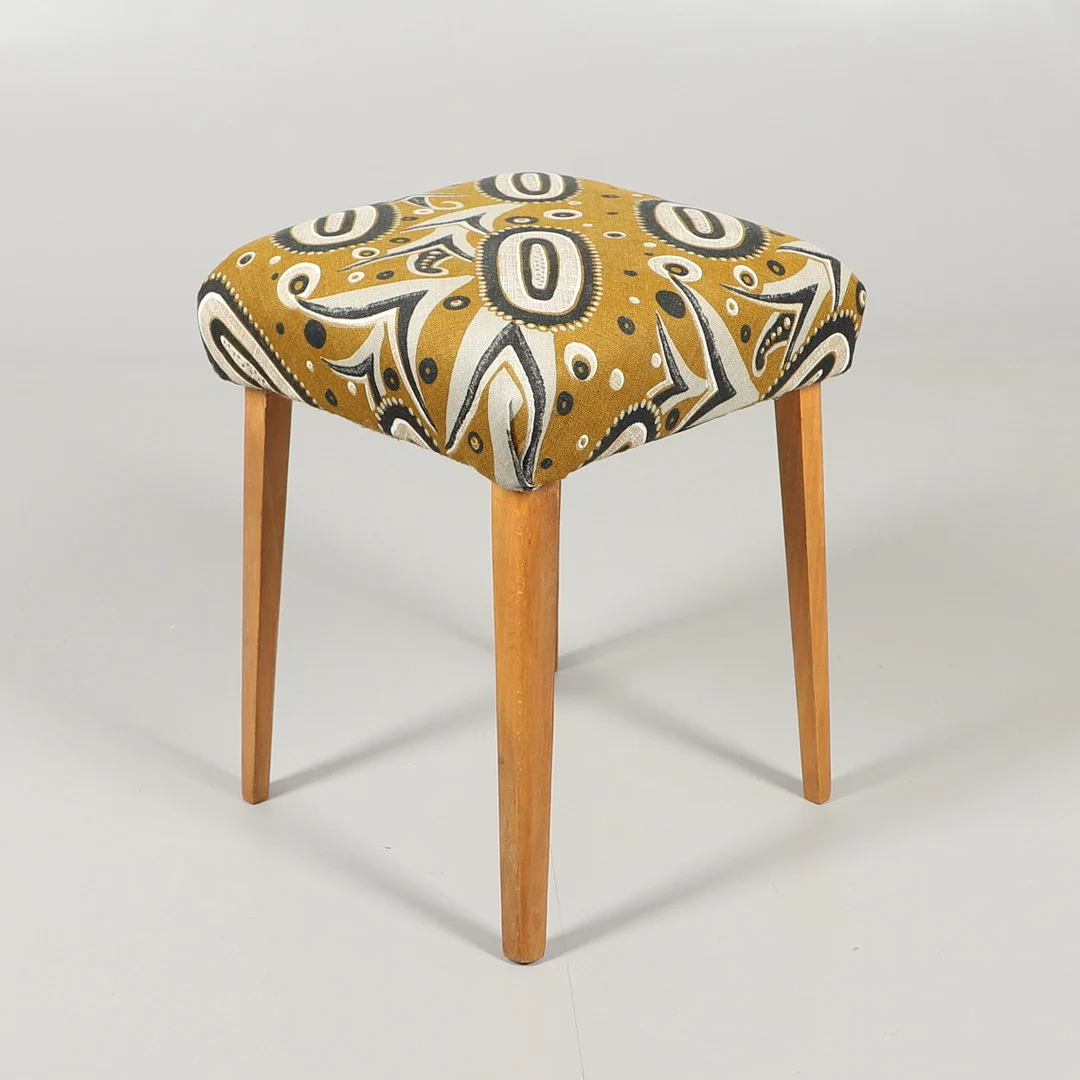 A GORDON RUSSELL BEECH WOOD STOOL. — Sofas & Seatings — Lawrences Auctioneers