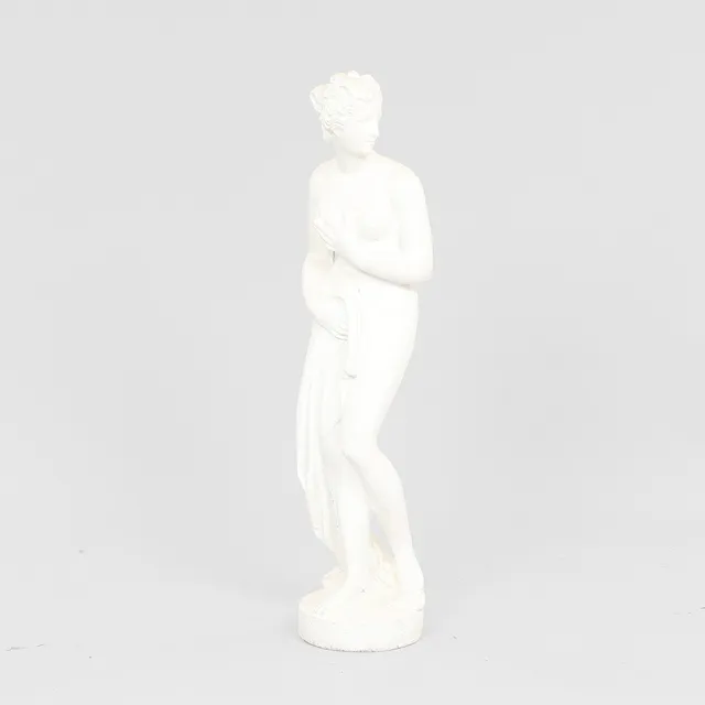 ANTONIO CANOVA (1757-1822). EFTER. Hvidmalet støbt cementfigur ´Venus Italica' / 'Paolina' h. 107 cm, 20 årh.