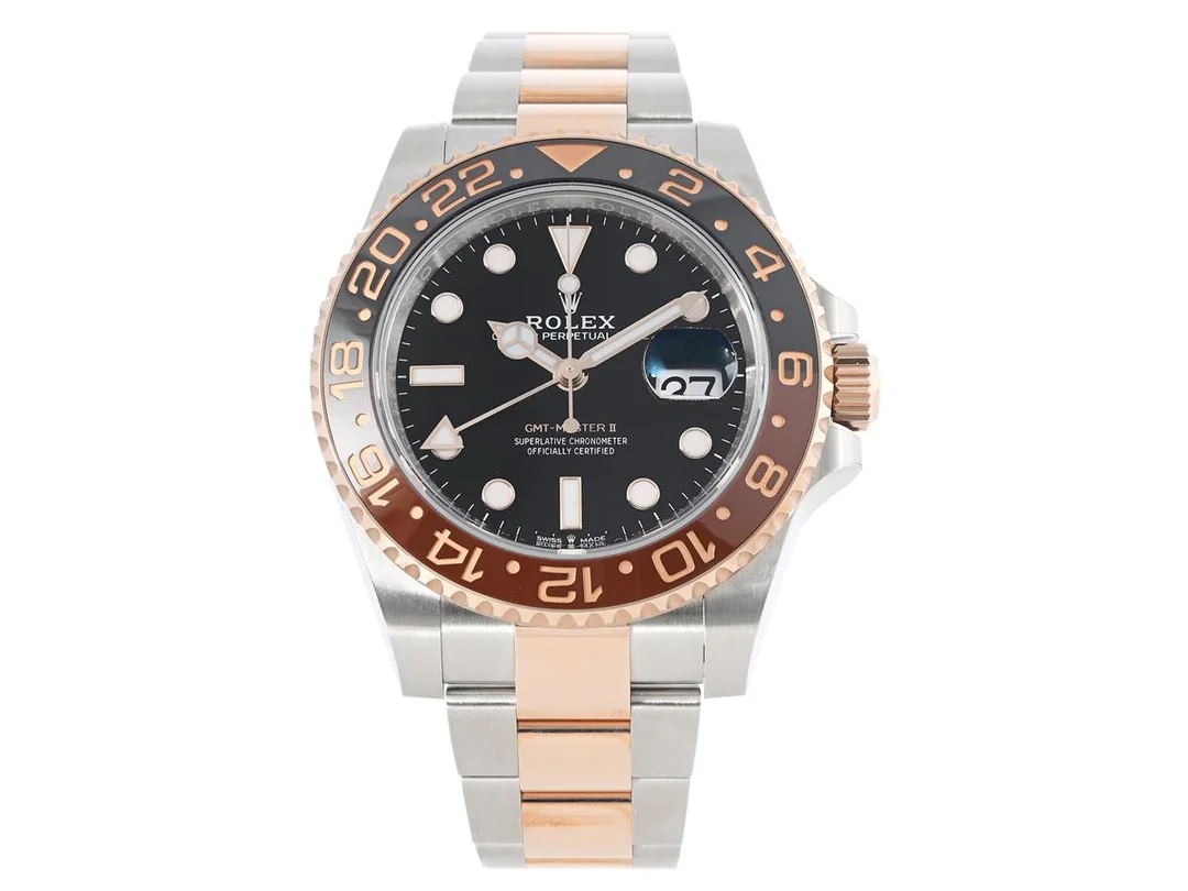 ROLEX, Oyster Perpetual Date, GMT-Master II, Chronometer, Ref nr. 126711CHNR, Serie nr. OV2T4138, Cal 3285, Boett nr. 2520, herrur, 40 mm, stål/rosa guld (Everose), automatisk, safirglas, datum, 24-timmarsvisning, brun/svart keramisk vridring (Cerachrom), Oysterlocklänk, viklås (Easylink), Ref nr. 79201-5CC, cert, mars 2021, box, ytterkartong. — Klockor/Rolex — Kaplans
