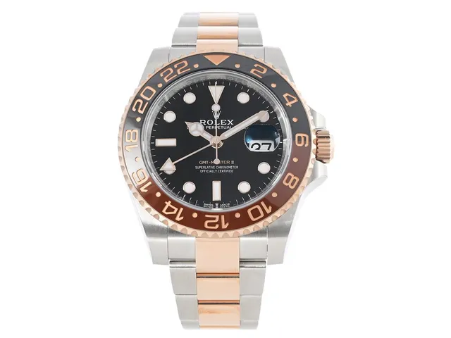 ROLEX, Oyster Perpetual Date, GMT-Master II, Chronometer, Ref nr. 126711CHNR, Serie nr. OV2T4138, Cal 3285, Boett nr. 2520, herrur, 40 mm, stål/rosa guld (Everose), automatisk, safirglas, datum, 24-timmarsvisning, brun/svart keramisk vridring (Cerachrom), Oysterlocklänk, viklås (Easylink), Ref nr. 79201-5CC, cert, mars 2021, box, ytterkartong.