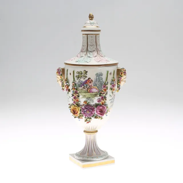 LOCKURNA, porslin, Ludwigsburgliknande märke. 1900-tal.