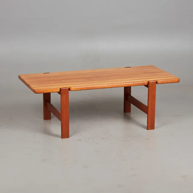 NIELS BACH. Couchtisch / Beistelltisch, Teak, 1960er-1970er Jahre, Dänemark.