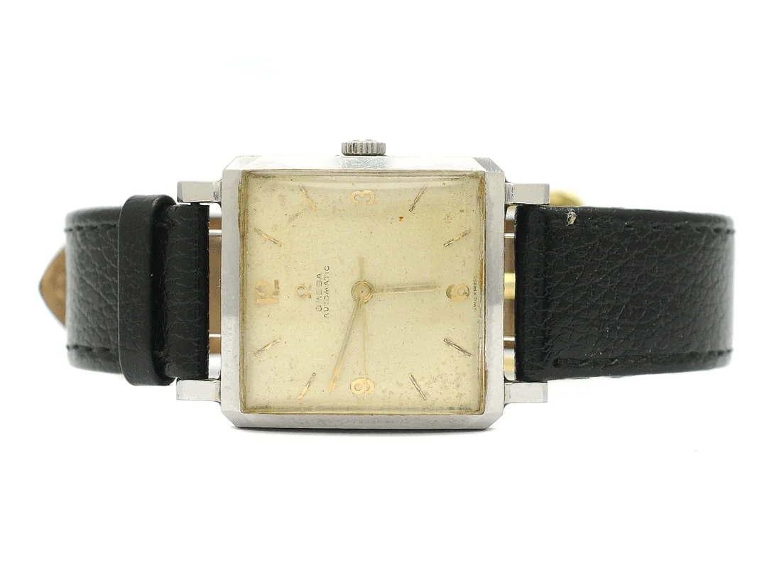 OMEGA, herrur, 28 x 29 mm, Cal 471, Serie nr. 15515510, Ref nr. ST 3971, Boett nr. 3971-3 SC, stål, automatisk, plexiglas, skadad urtavla, defekt, läderband, ca 1957. — Klockor/Omega — Kaplans
