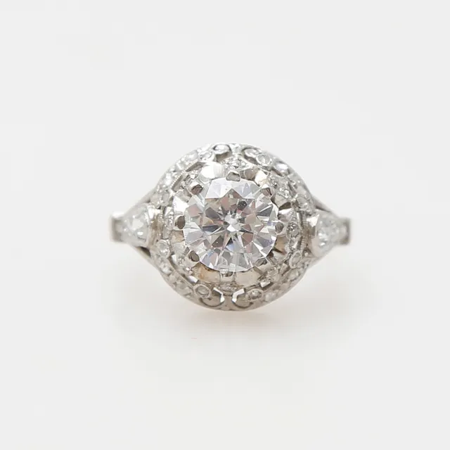 Gemstones solitaire ring, mid 20th Century.