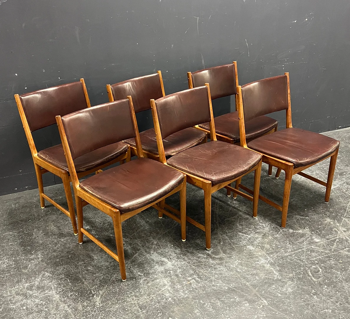 KAI LYNGFELDT LARSEN. 6 STÜHLE. — Armchairs & Chairs — Colombos